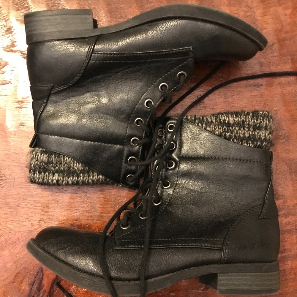 Cute Boots. Size 6.